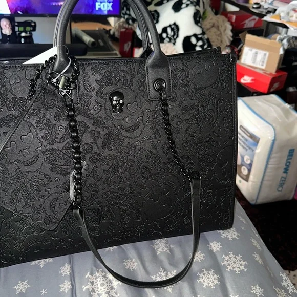 Betsey Johnson Black Embossed Shoulder Bag - Picture 1 of 15